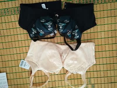 质量跟专柜是一样的，比专柜便宜好多呢！很喜欢，下次继续光临！