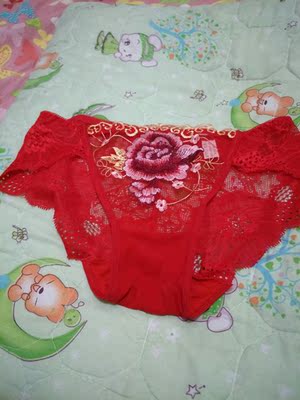 质量不错,做工细致,挺好看的的,包装看起来也精致,喜欢 质量不错,做工细致,挺好看的的,包装看起来也精致,喜欢