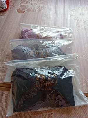 夏娃之秀文胸不是海绵，魔力胶穿着很舒服，以后还会再来的。