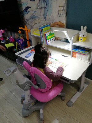 中沪爱童儿童学习桌怎么样,质量烂不烂,看完才知道