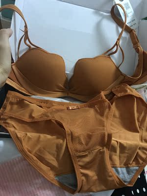 内裤感觉偏大一样？晒图如下