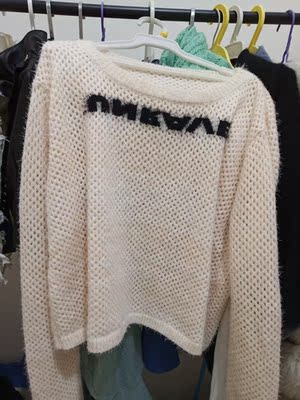 以前在天猫淘宝上买东西，都是系统自动好评，花了有好多好多钱，后来才知道淘宝评论得积分可以涨淘气值时，才知道评论的重要性，所以以后无论买什么东西，我都先把这段话复制粘贴下来，然后再写宝贝评论，没错，评论80个字以上就可以获得50个积分。