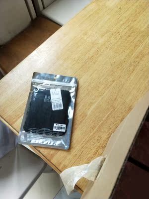 买三件，这么多的颜色居然送的是黑色，我真是醉了。