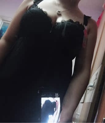 穿着特别舒服 适合大胸美女的一款睡衣 面料柔软 胸型也很合适 最重要是穿着也显瘦 很合身 选了很多家 最后看评价挺好的最后如我所愿也是非常满意的一次购物