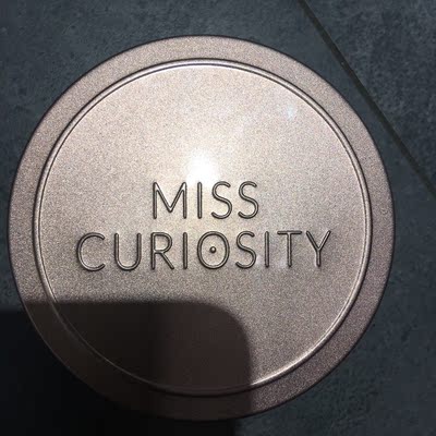 回购两次了 盒子携带很方便 赞