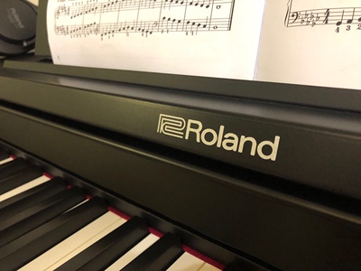 罗兰电钢琴口碑怎么样,优缺点,罗兰电钢琴怎么样,罗兰电钢琴质量真的很好吗?