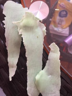 收到就迫不及待的用了，很大的一罐有226克的，脱了私处和手臂，卖家送了很多工具，每个都能派上用场，真的很贴心，还发了好多教程，一看就会，脱毛很顺利，私处有一点疼，手臂一点都不疼，方法挺重要的