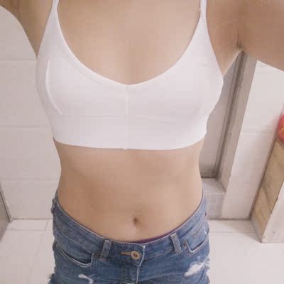 很喜欢清新简单的包装，试过很合适，并不露点。搭配自己刚刚买的露背裙子很合适。质量很不错，喜欢摸上去的感觉。是95.3%的棉和4.7%的氨纶。做工也很精细。网上其它相似的产品但是价格只有三四十元的，很明显能看出差距，还是觉得&ldquo;一分价钱一分货&rdquo;。很喜欢的一次网购。以后会成为回头客，购买更美的内衣内裤。