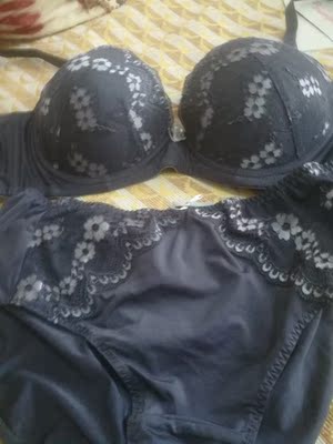 搞活动买的，很划算，颜色很漂亮，质量款式都好，没有色差，非常满意