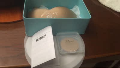 收到宝贝。服务很赞！第一次买，不太会选择，客服指导选择款式和号码。到货根据使用提示添加客服微信及时解决疑问，避免使用不当造成损坏。送了6对一次性乳贴，不知会不会用到。