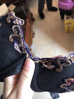 不好不好不好，说什么内衣中的爱马仕，就这三毛钱的做工还好意思吹嘘，原价是一万个不值的，看在一折的份上勉强收下，这质量，连华歌尔都不如！