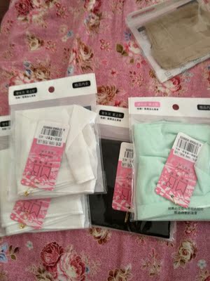 收到就打开看了，面料摸上去滑滑的真的是好舒服哦，简直是太喜欢了