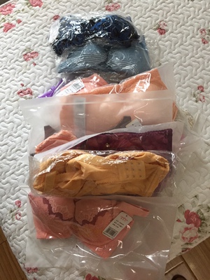 做活动买的很划算，一下买了十几套，可以囤到下个618了，质量不错，小胸也不空杯，聚拢效果很好，大牌果然不一样