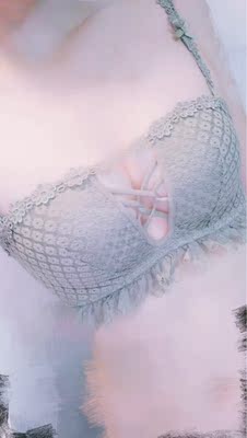 颜色如图片色,与描述一致,很好看,清新的绿色,穿着合适,设计很性感,面料也舒服,好评。 颜色如图片色,与描述一致,很好看,清新的绿色,穿着合适,设计很性感,面料也舒服,好评。