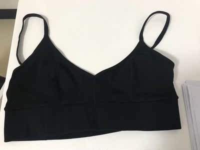 质量很不错，很舒适，穿的自在，杯比较薄，不显胸穿衣服也不明显，适合太平公主