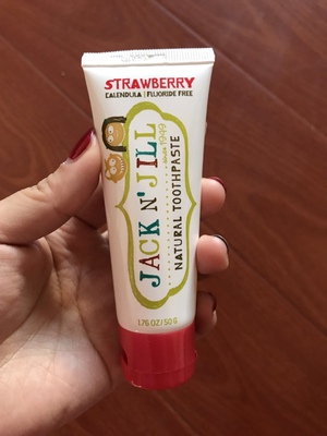 挺不错的，买了一套，孩子很喜欢，现在刷牙也不怕时间会短了