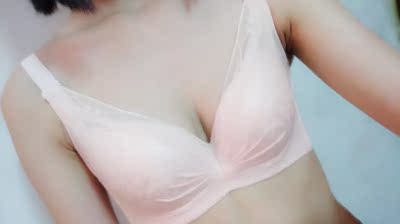 小胸挺聚拢的，不走位，不过有钢圈。