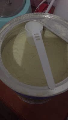 这次买的和前几次都不一样,我还买了那么多,奶粉量明显不一样,这次是真的少了,以前都满的,我还挺信任这家的,以后还是要好好考虑考虑 这次买的和前几次都不一样,我还买了那么多,奶粉量明显不一样,这次是真的少了,以前都满的,我还挺信任这家的,以后还是要好好考虑考虑