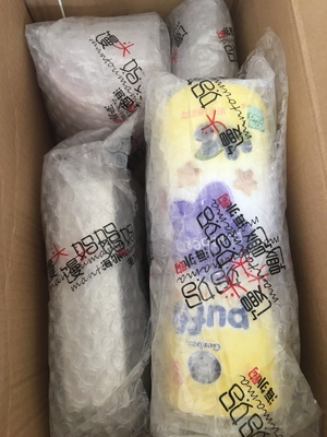 馒头妈家的东西包装太好了，每一个都用气泡袋装起来的。四连包饼干超级好吃，送的玉米粒真的是货真价实的玉米内！泡芙也好吃，都适合小孩子吃。护发素好香，香皂打算洗脸洗澡用。面膜太划算了。会回购！开心！爱馒头妈，爱馒头！