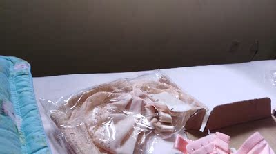 色差那么严重 客服还来一句对光拍摄 明明是肉色偏偏说是杏色 图片跟实物严重不符合 还理直气壮的是对光拍摄所以看着颜色不一样 !!!我就是要个说话 直接就来了一句不喜欢可以退货有运费险 几十块钱我不退!!!这种态度60元我给你一个差评 色差那么严重 客服还来一句对光拍摄 明明是肉色偏偏说是杏色 图片跟实物严重不符合 还理直气壮的是对光拍摄所以看着颜色不一样 !!!我就是要个说话 直接就来了一句不喜欢可以退货有运费险 几十块钱我不退!!!这种态度60元我给你一个差评