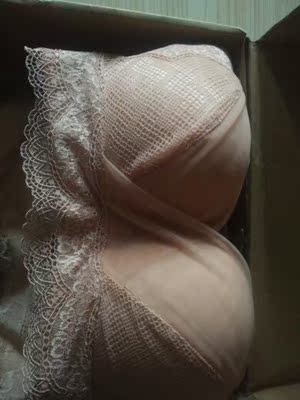 一直在实体店买的这个牌子的内衣，第一次尝试在淘宝网上买买看，好穿会继续回购的！