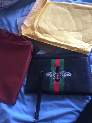 【揭秘】菲卡奴男包怎么样，质量很差是真的吗