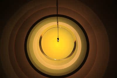 做工一般般,刺绣有点乱,线头比较多,快递很快。 做工一般般,刺绣有点乱,线头比较多,快递很快。