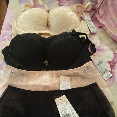 老顾客了，一直穿依曼丽的内衣