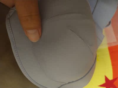 宝贝很不错，很轻薄，挺舒服的，很喜欢这个颜色。好评