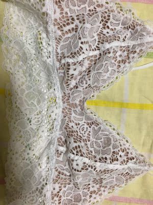 夏天穿这种比较适合 包容性居然比我想的好不会外扩。更适合小胸 75B穿M可以 如果想在家里穿 买大一号更舒服但是型肯定没有M好 说穿了夏天只有不穿才不热 但是这种已经好很多了。