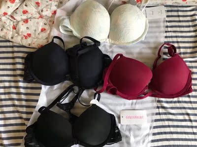 特别喜欢68的内衣～很少女心很好看～这次买的几件有点蕾丝小性感的款式～很喜欢。有点不满意的地方，就是这批内衣拿回来味道有点重不好闻&hellip;&hellip;黑色跟深蓝色那件还有一点点掉色，质量没以前好