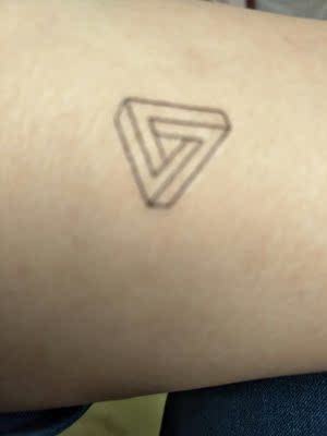 买了几张还有赠品，不错的卖家哦！剪了个赠品贴着试下！