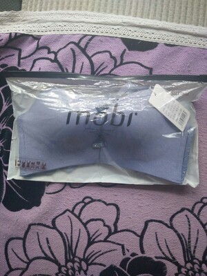 今天试穿一下，号码有点小，穿上胸围肩带有点紧，肩带有点短，必须能上加长扣才行。