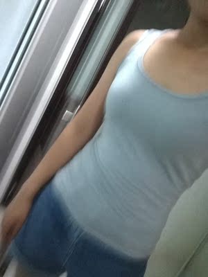 质量很好,听了卖家的建议买的m码很合适 质量很好,听了卖家的建议买的m码很合适