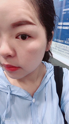 上次买的 就被种草了，一直有在关注 新品和优惠，这次一买就是三个（购物车里其实放了6个），这次看着天气凉了 是时候入手了，还享受到了买2个减30的活动！开心！颜色很好。很聚胸