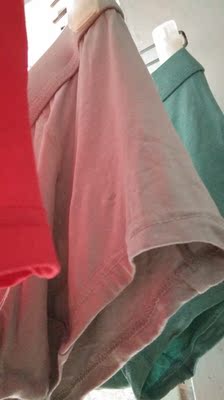 内裤不错，材质是纯棉的。穿上透气好舒服，价格也不贵物有所值，质量杠杠滴。