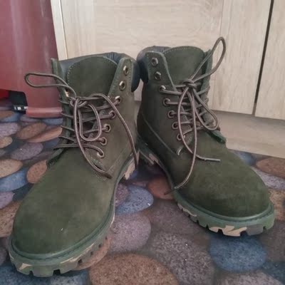 鞋子很好 穿上很舒服 客服也非常负责任 回答积极 物流也快 这价值了 鞋子很好 穿上很舒服 客服也非常负责任 回答积极 物流也快 这价值了