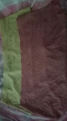 面料确实挺柔软的，这种面料的短裤只有天冷穿的，我想应该会很舒服的，现在是夏天，穿在身上还是有点闷气的，pp都感觉不透气。洗过了，等天凉快的时候再穿吧。不过呢颜色做工，我都挺喜欢的。