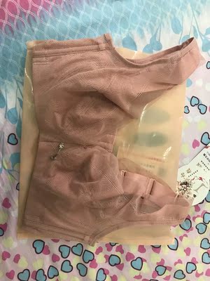 跟期待的一样，非常适合像我这种的平胸妹纸穿，大爱，以后还会光顾哒！