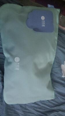 手感很好，弹力很好，尺码很标准。穿脱非常的方便，一点压力都没有，穿着无论是上班还是瑜伽运动之类的都可以，不跑杯，弹性非常的好，颜色也跟图片没有区别，我穿了一下超舒服像没穿 凉凉的很贴肤  穿着透气没有束缚感特别舒服，穿身上非常贴身很舒服也不嘞 很舒适不勒胸，商家发货及时快捷，聚拢效果很好，内衣质量也不错。包裹能力很强