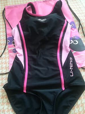 宝贝收到了，质量很好，145身高买的大号，大小也挺合适，物流也给力，很满意的一次购物！