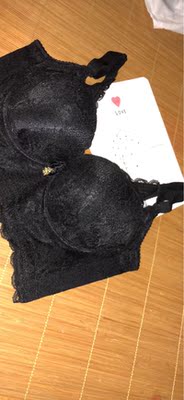 内衣穿了效果很好 收副乳 是小胸的福利 又买了一件 老板人也很好 祝店家生意兴隆