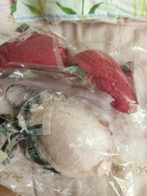 她们家的很好用，我一直都是用她们家的没有用过别家的没有什么味道所以喜欢的宝宝可以放心下手