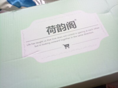 内衣质量不错。买来结婚时候穿的。两套都不错，以后需要还会回购，好评