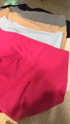 这个内裤很好穿,很透气,薄,很服帖,也好洗,上次买了两条,这次又追加了5条,这次活动一般,跟平时一样的钱,上次买的是51,而且上次发货是顺风,这次变成中通了 这个内裤很好穿,很透气,薄,很服帖,也好洗,上次买了两条,这次又追加了5条,这次活动一般,跟平时一样的钱,上次买的是51,而且上次发货是顺风,这次变成中通了
