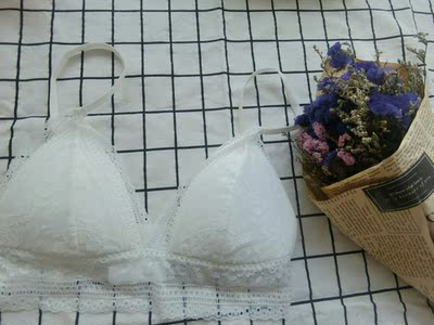 内衣敲好看的~~薄款的百搭款内衣，质感也舒服呢，开心，一次愉快的购物~会继续回购店内其他款式的~~