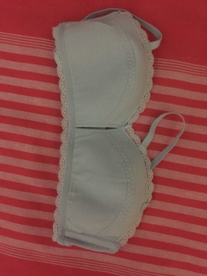 真的是很好的卖家了，我之前看中的款式不适合我，卖家很爽快的就调换了，新到的这一款真的特别舒服，莫代尔面料手感柔软，我说过我以后都要在你家买内衣吗？如果说过了就再说一遍！