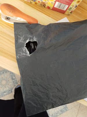 还行、就是物流不好，拿到手的时候就被人烂了一个洞????????窝心