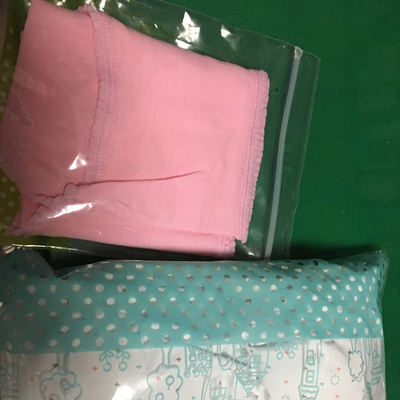 挺好的纯棉的,松紧带的地方不是外露的不会勒人,买了两件还送了一条内裤,内裤的质量也挺好的。弹性比较好! 挺好的纯棉的,松紧带的地方不是外露的不会勒人,买了两件还送了一条内裤,内裤的质量也挺好的。弹性比较好!