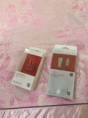 可能不适合我，穿了完全没胸型啊！！！所以再好看也没啥用了